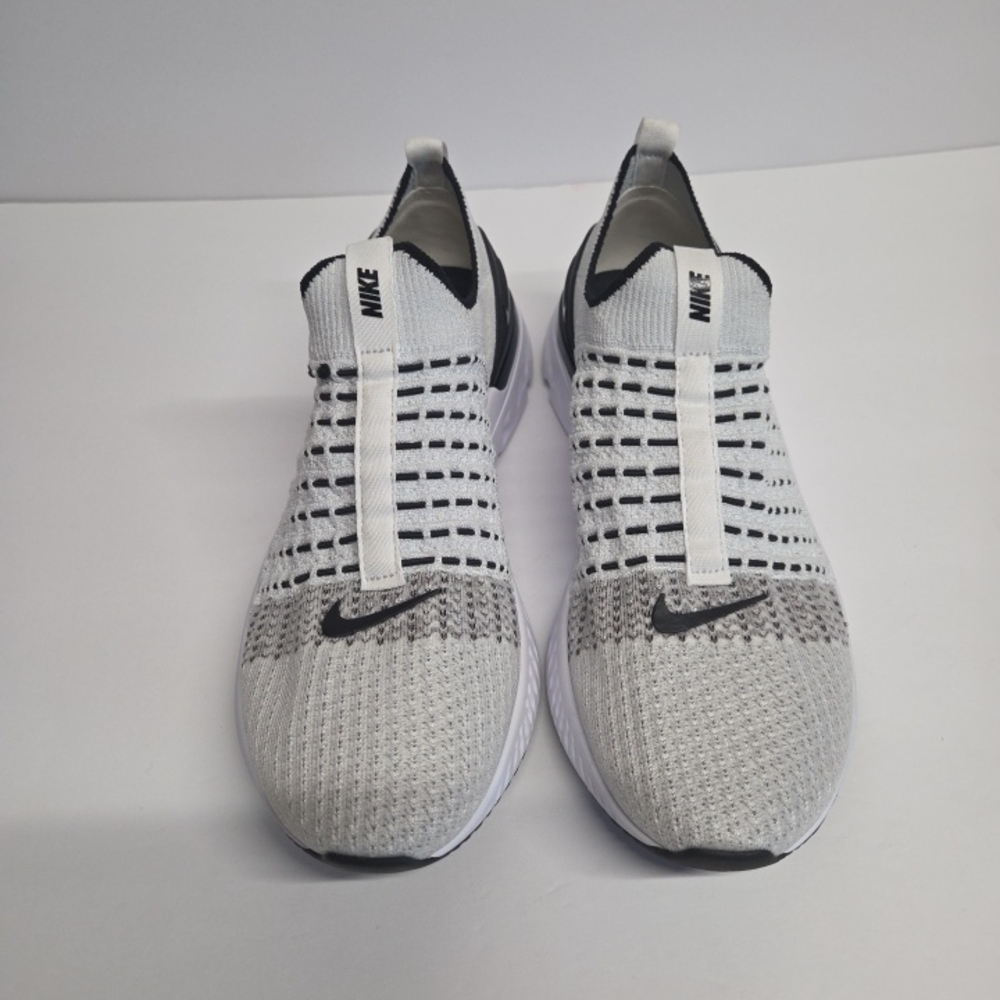 Nike White and Black Men's Shoes
